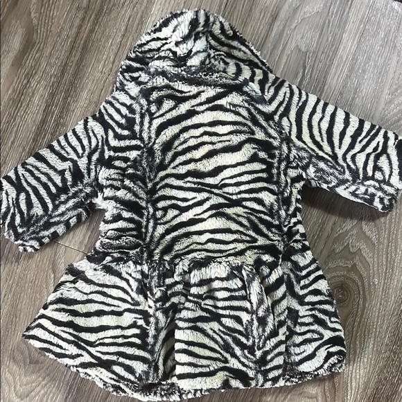 Widgeon Stylish Zebra Print Kids Faux Fur Coat 9M - Picture 3 of 5